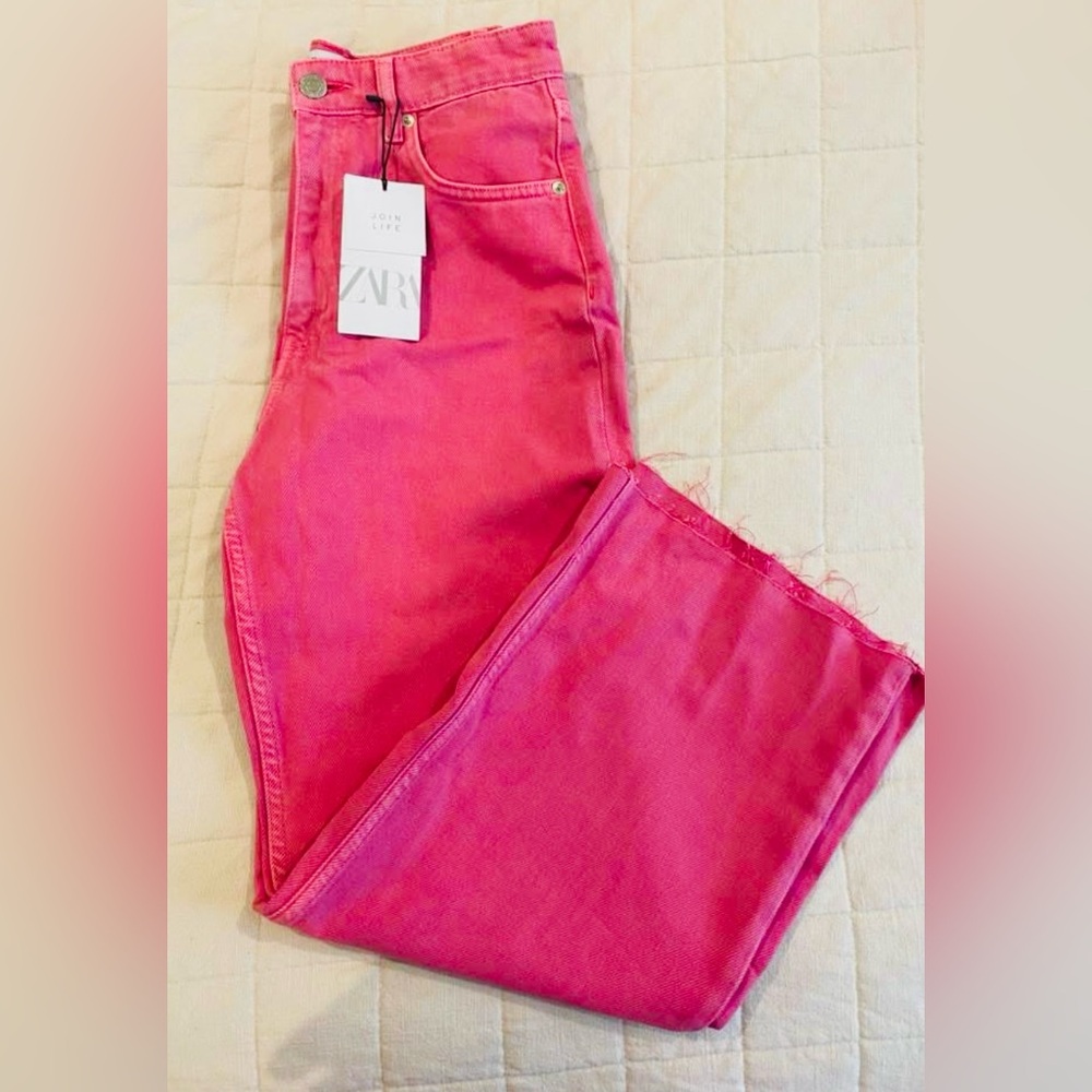 SOLD!! Zara Women's Pink Ankle Jeans